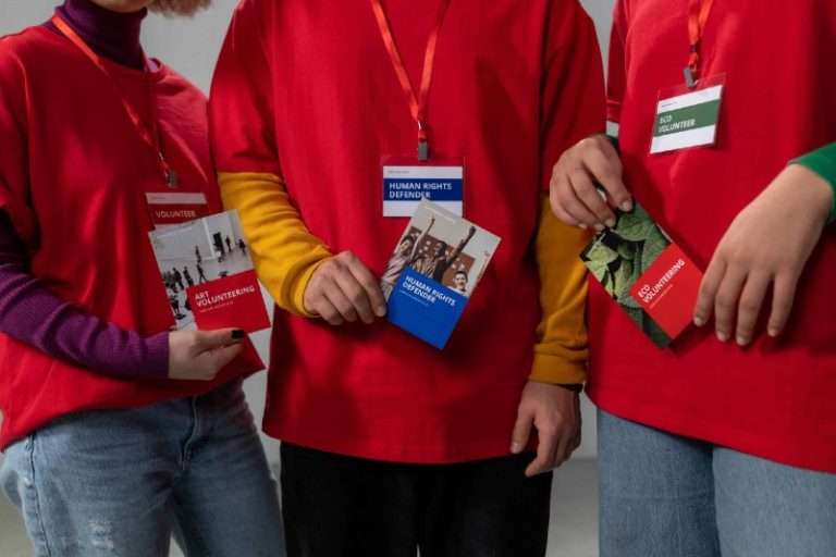 La importancia de los fotochecks personalizados para la seguridad en el trabajo 6 fondo blog2